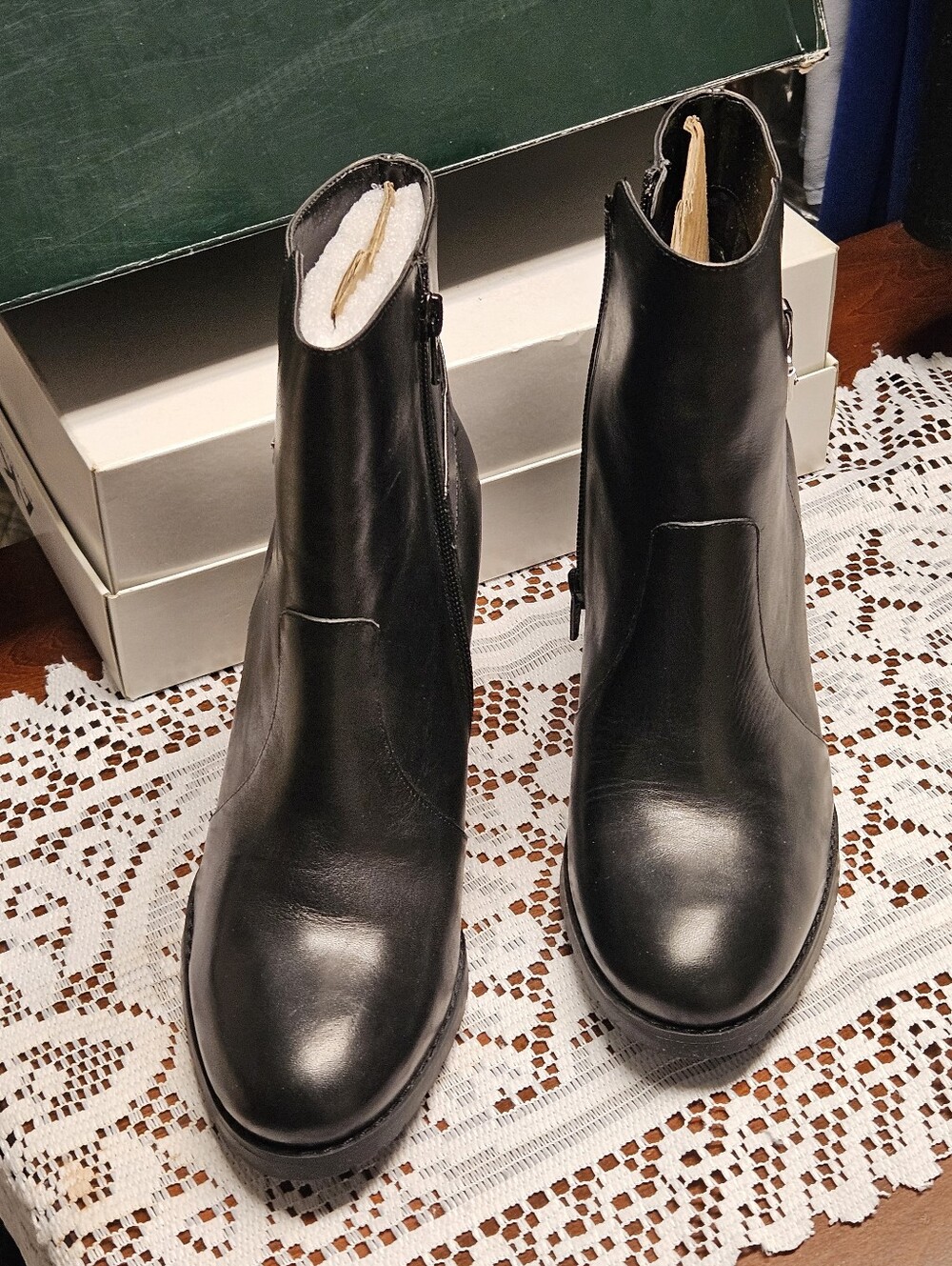 NIB Lauren Ralph Lauren "Cabrey" Ankle Booties sz8.5 - Picture 10 of 14
